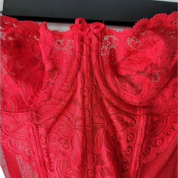 VICTORIA'S SECRET GOLD LABEL  - Picture 5 of 10